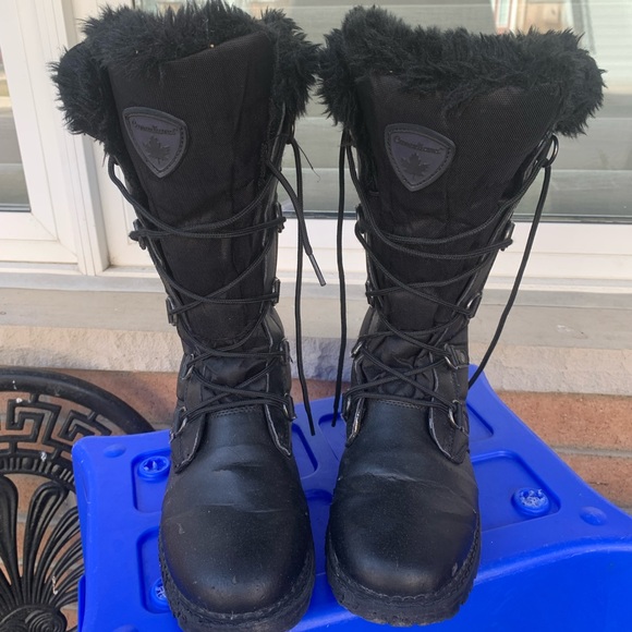 Women’s black winter boots! - Picture 3 of 5